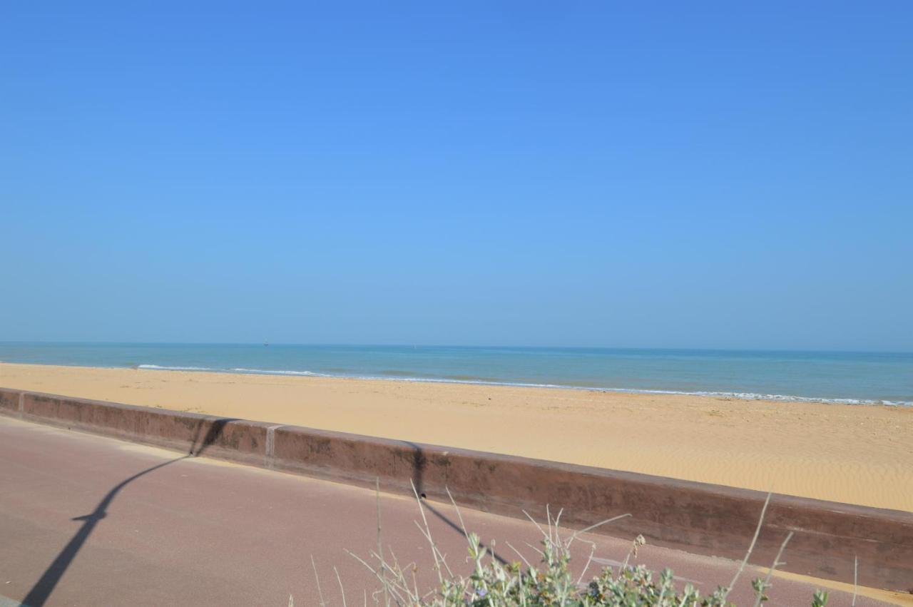 Appartement Moderne Avec Terrasse A 500M De La Mer Courseulles-sur-Mer Ngoại thất bức ảnh